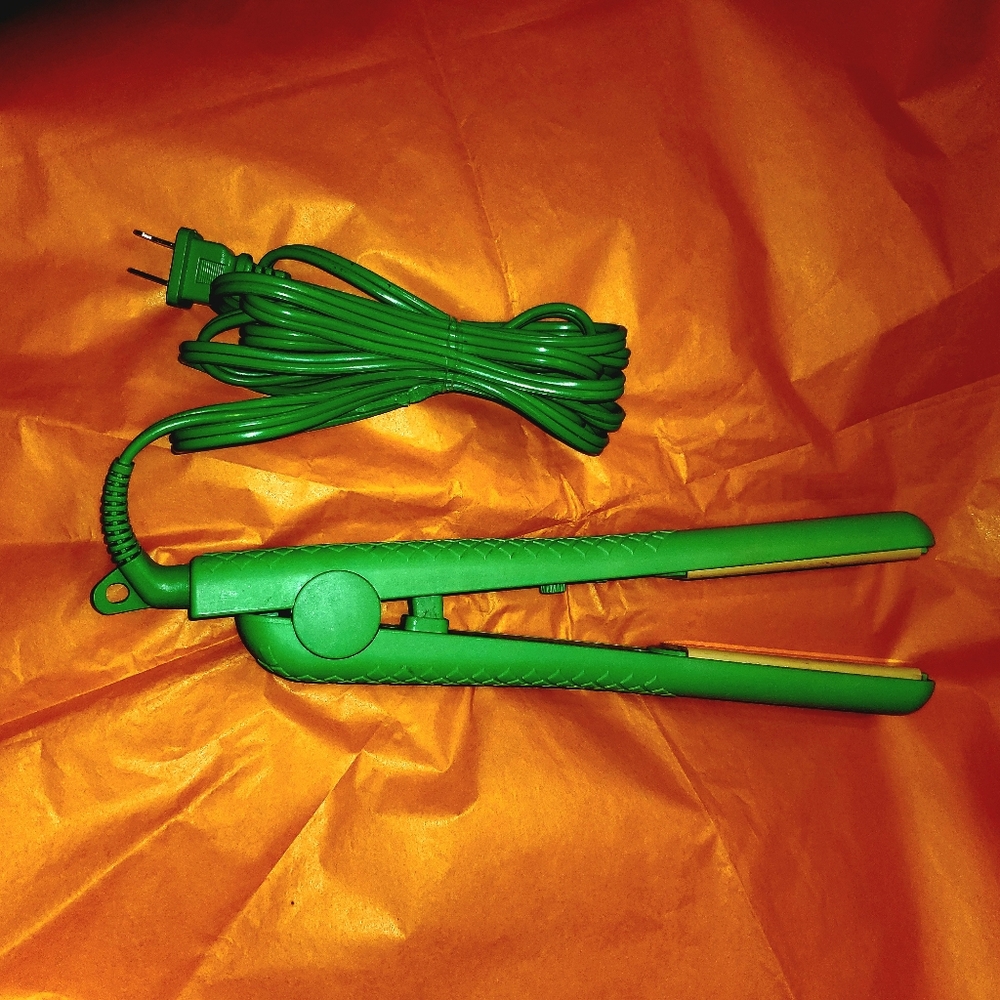 Her styler straightener